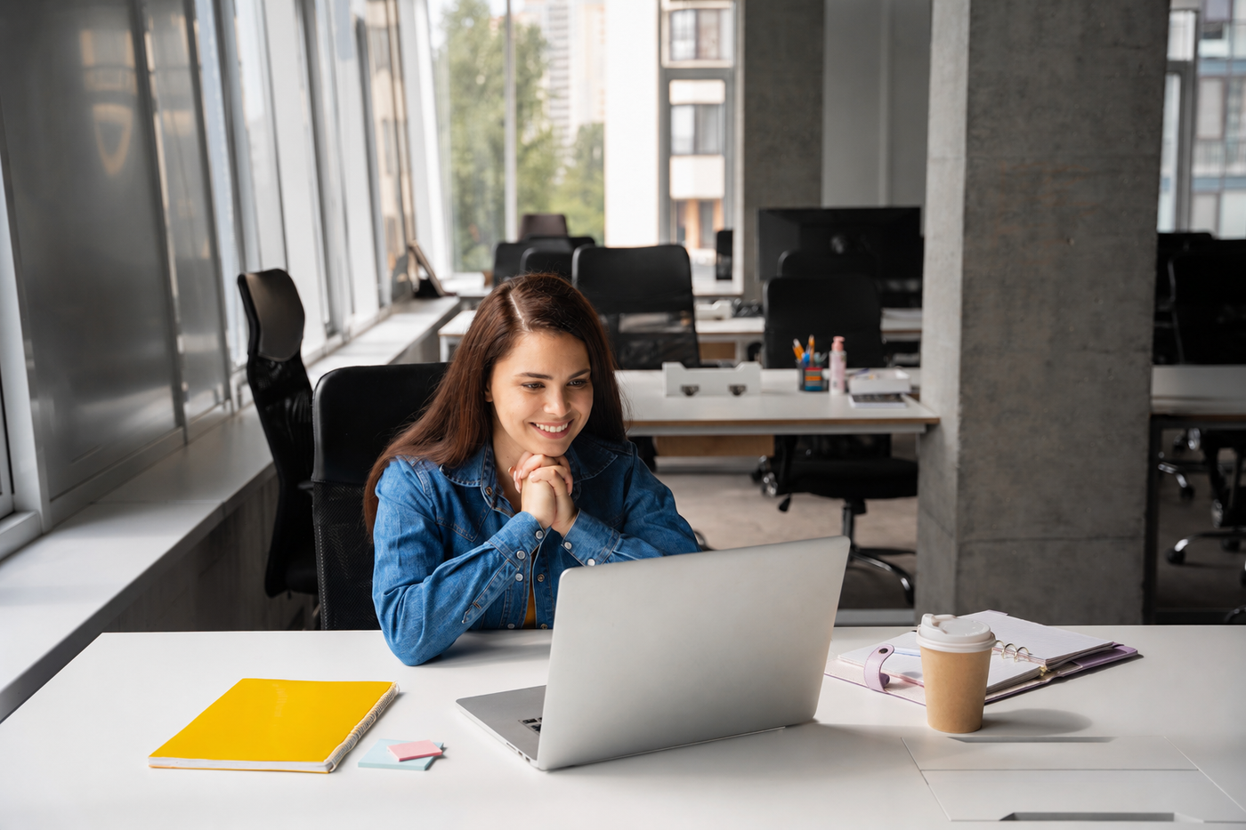 Estudiante avanzando en su ruta de aprendizaje del Campus Virtual CertiGlobal